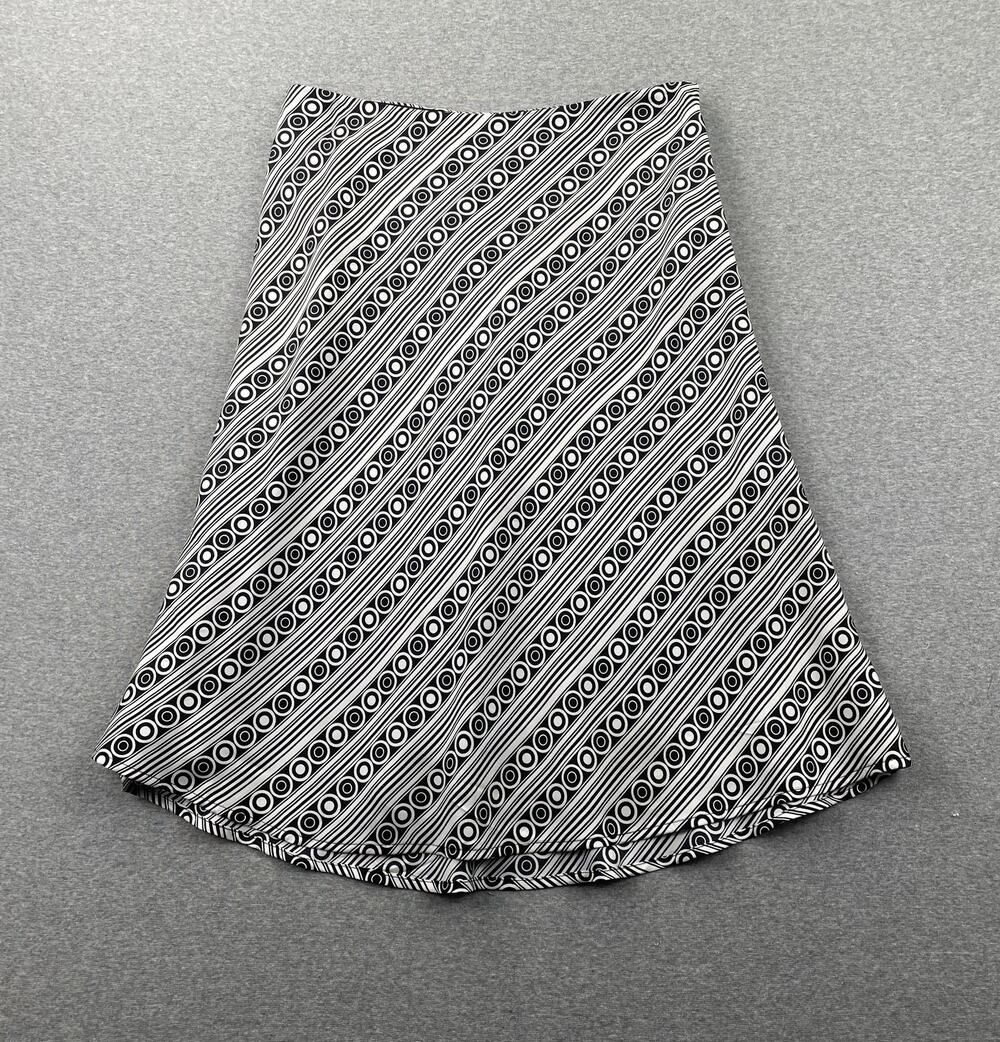 White House Black Market Skirt 4 Black White Geometric 100% Silk A-Line Flare